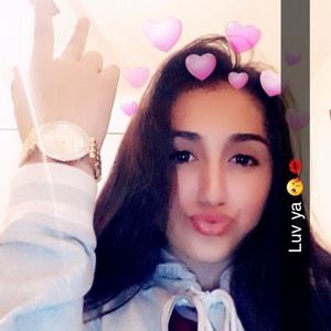 Meet your Posher, Alejandra